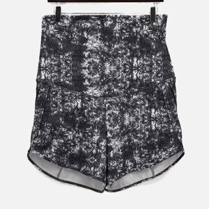 Movemama Tie Dye Activewear Shorts in Black & White - NWOT - Size Large